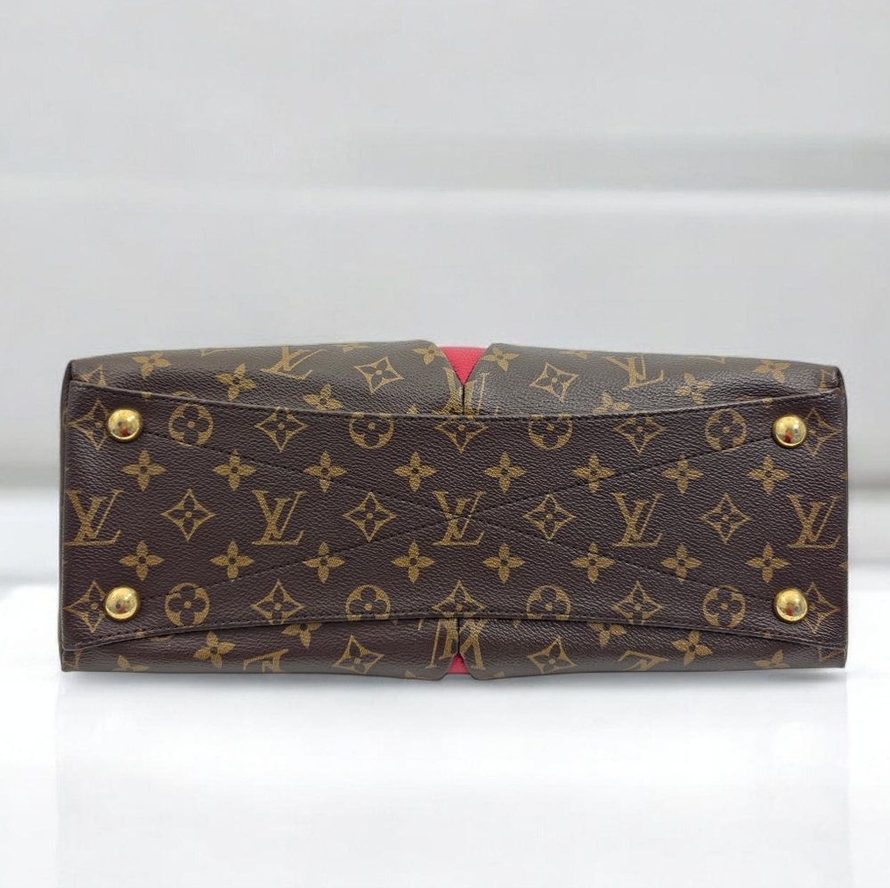 ✨️Authentic Louis Vuitton V Tote MM Monogram Bag - Picture 11 of 17